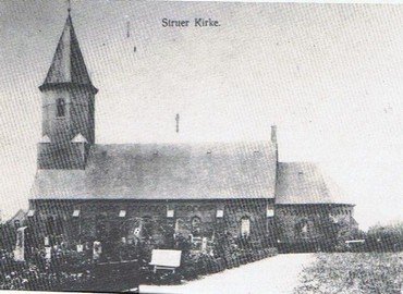 Allerede i 1924 var indbyggertallet i Struer passeret 5000. Det skabte behov for en udvidelse af kirken.